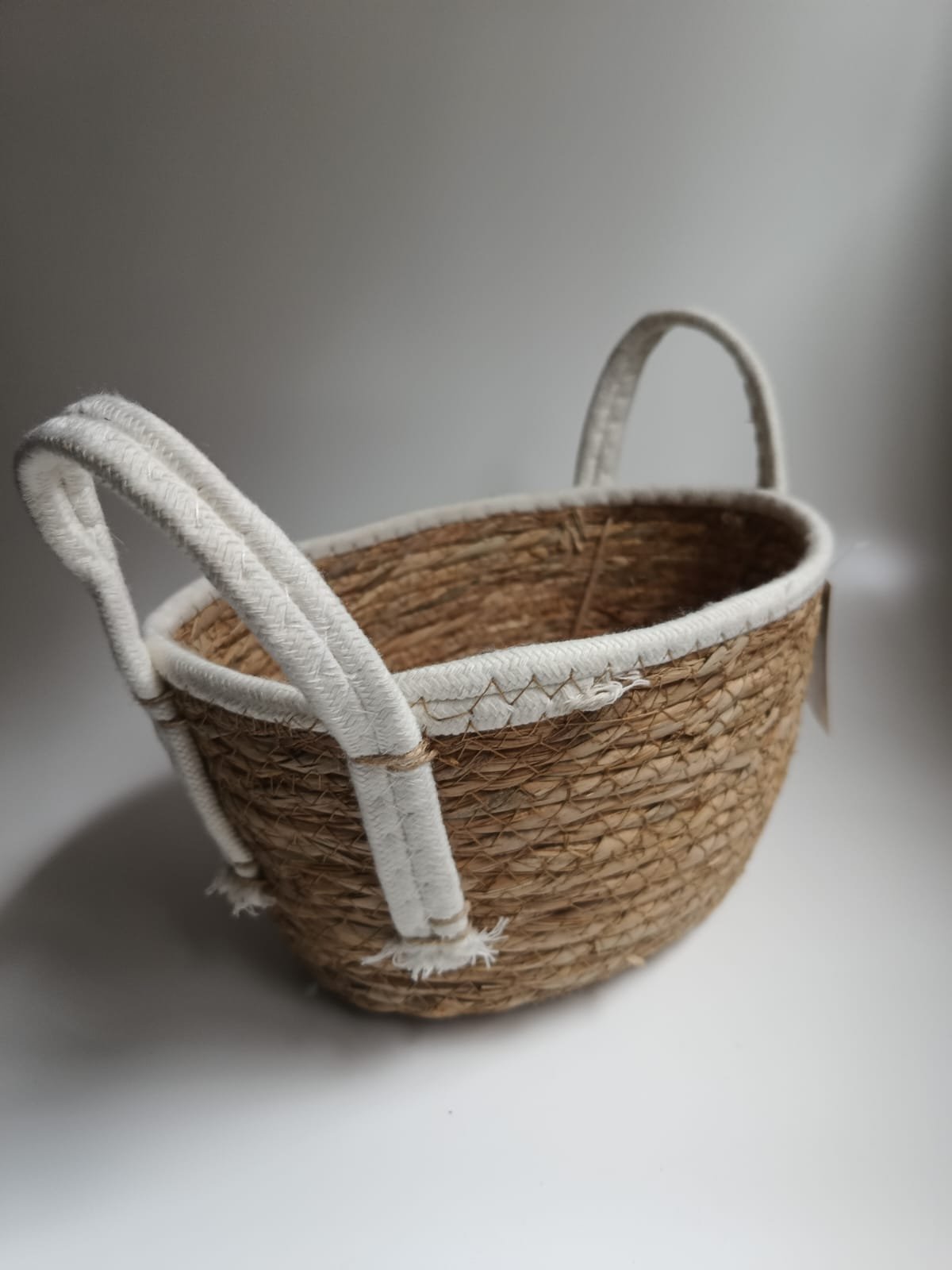 Canasta oval tela borde decorativo